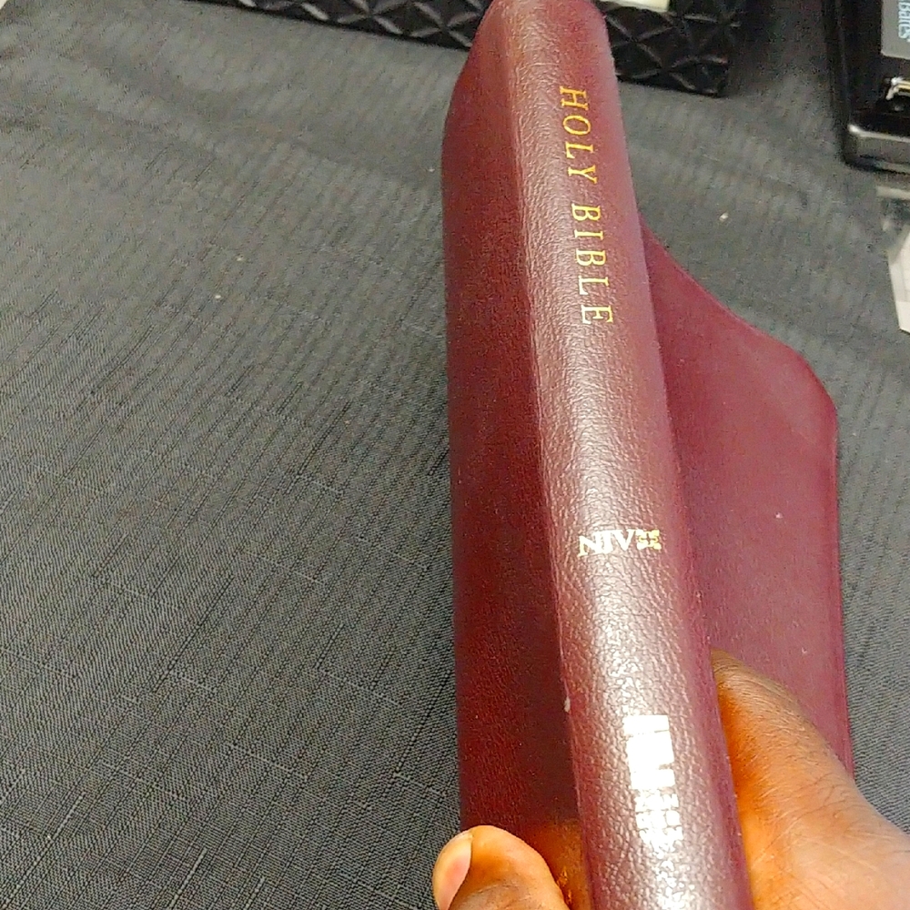 Burgundy Holy Bible NIV 2005 Edition